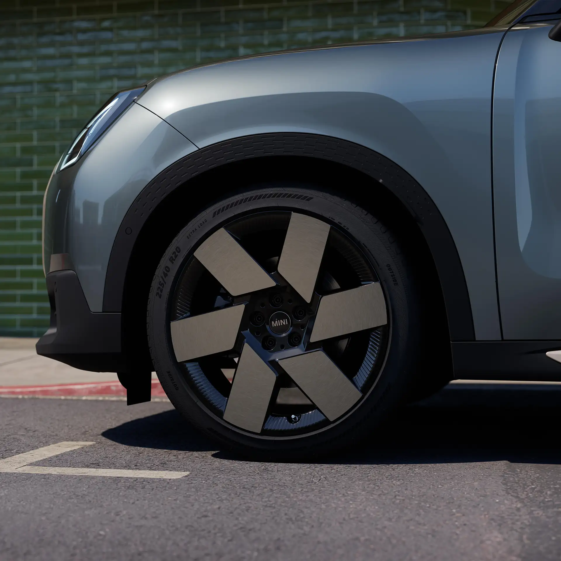 Seitenansicht der Windmill Spoke 2-tone Felge des MINI Countryman