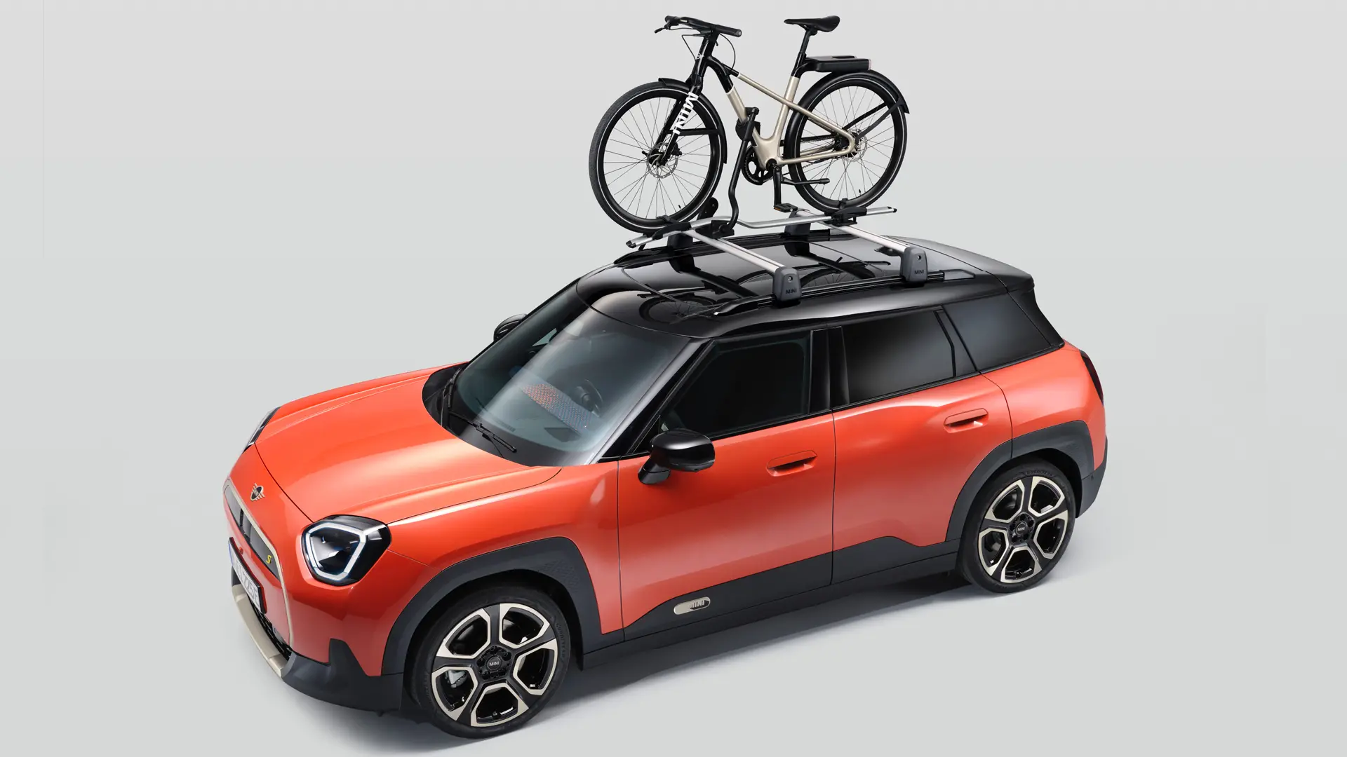 MINI Original Zubehör - Fahrraddachträger auf dem MINI Aceman