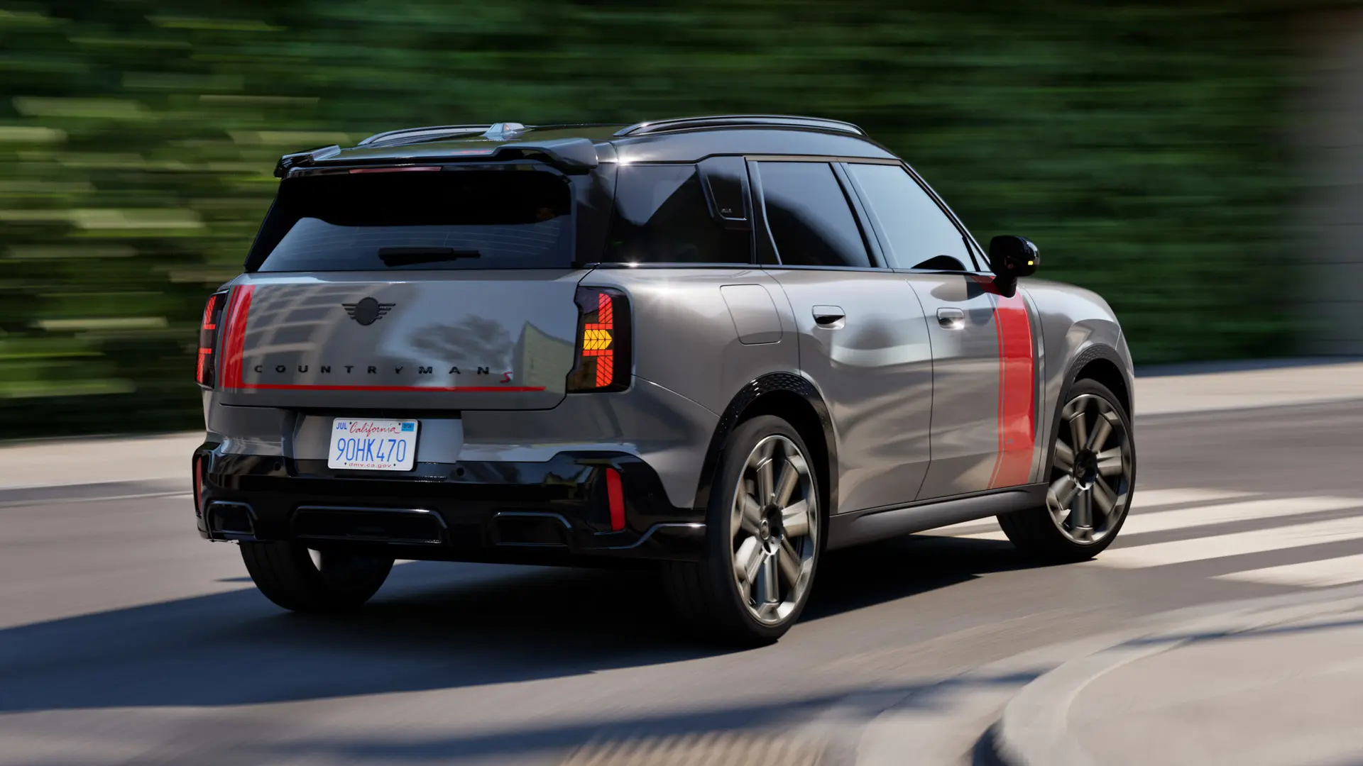 MINI Countryman, der um die Kurve fährt