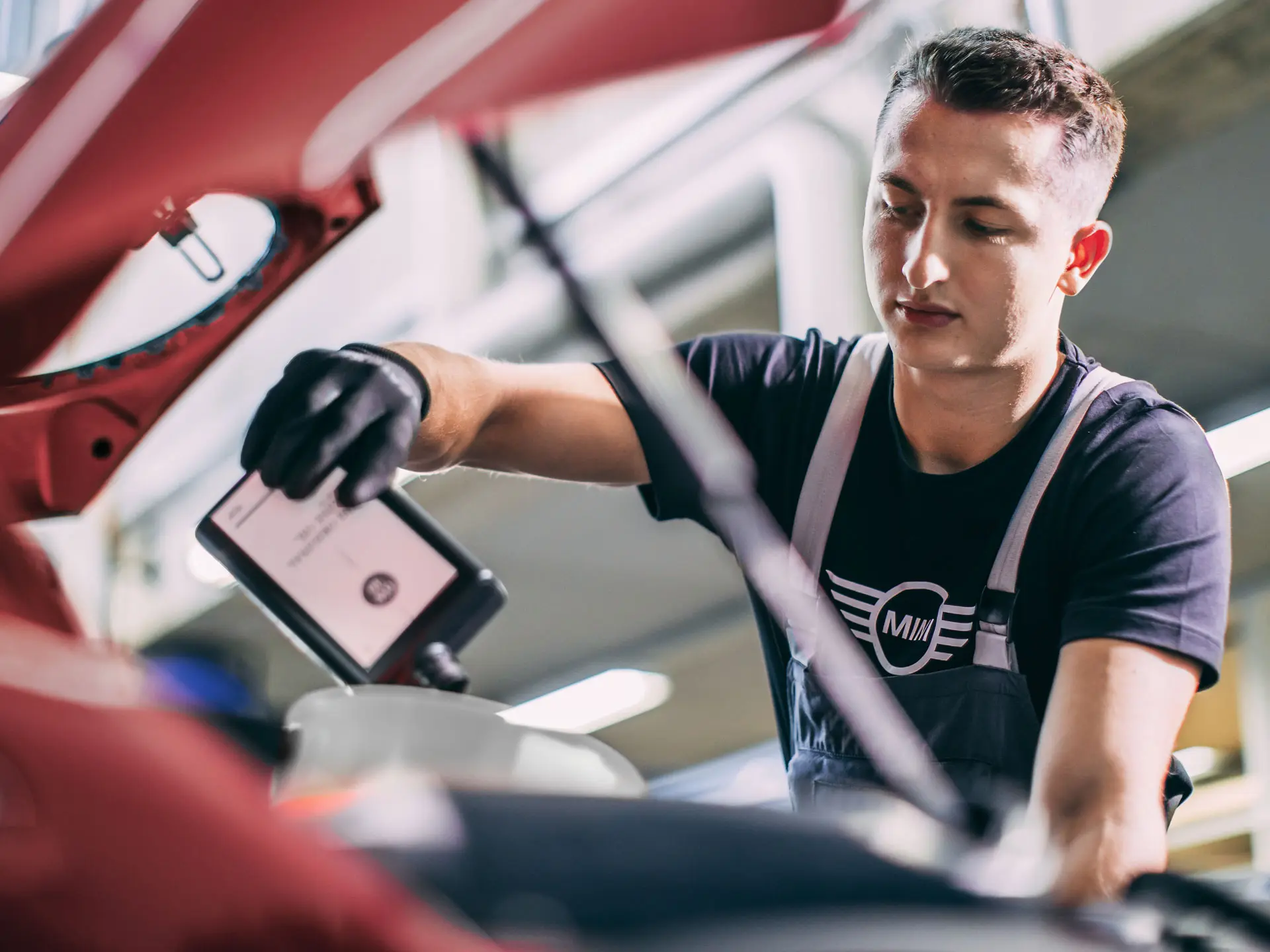 Auffüllen von Motoröl