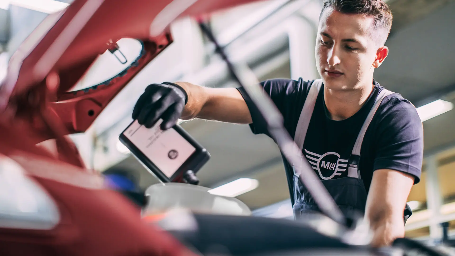 Auffüllen von Motoröl