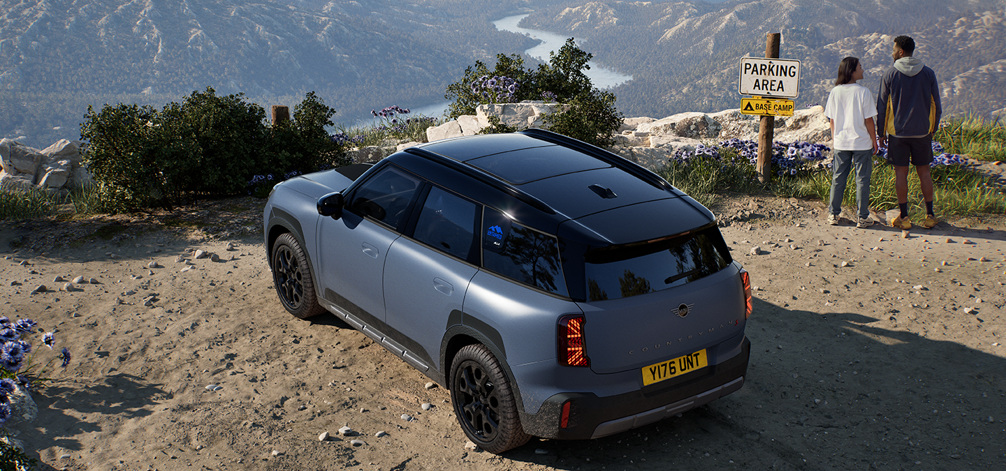 Draufsicht von hinten auf den MINI Countryman Untamed Edition.