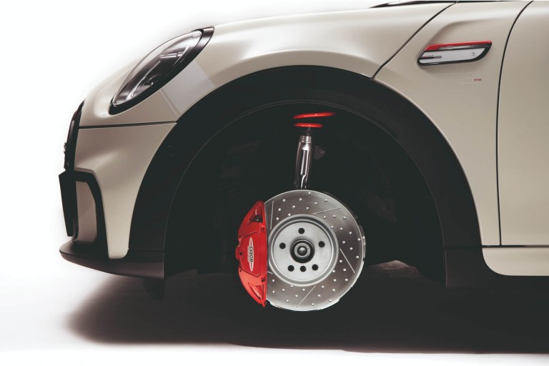 MINI - Sportfahrwerk - wie auf einer Rennstrecke