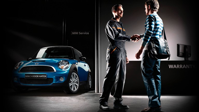 MINI 3-Türer in der Werkstatt.