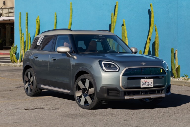 Vollelektrischer MINI Countryman – Financial Services – Teaser