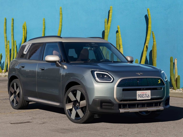 Vollelektrischer MINI Countryman – Digitales Erlebnis – Connected Upgrades
