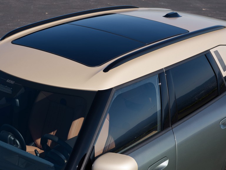 Der erste vollelektrische MINI Countryman – Exterieur – Schiebedach